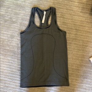 COPY - Lululemon Black and White Swiftly Tech